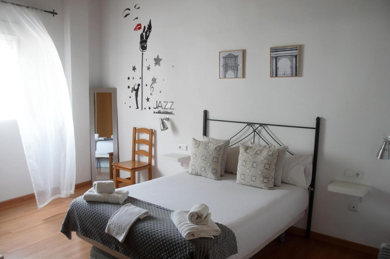 Apartamentos Turisticos Architettura Ubeda Extérieur photo